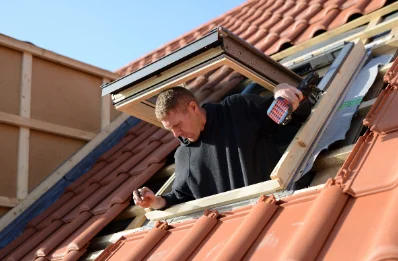 Pose de fenêtres de toit Velux à Bouziès